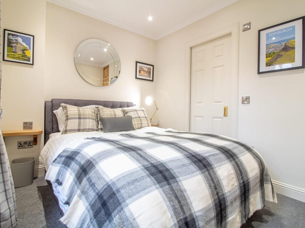 Luxury Royal Mile Apartment By The Castle - Sleeps 4 Edinburgh Eksteriør billede
