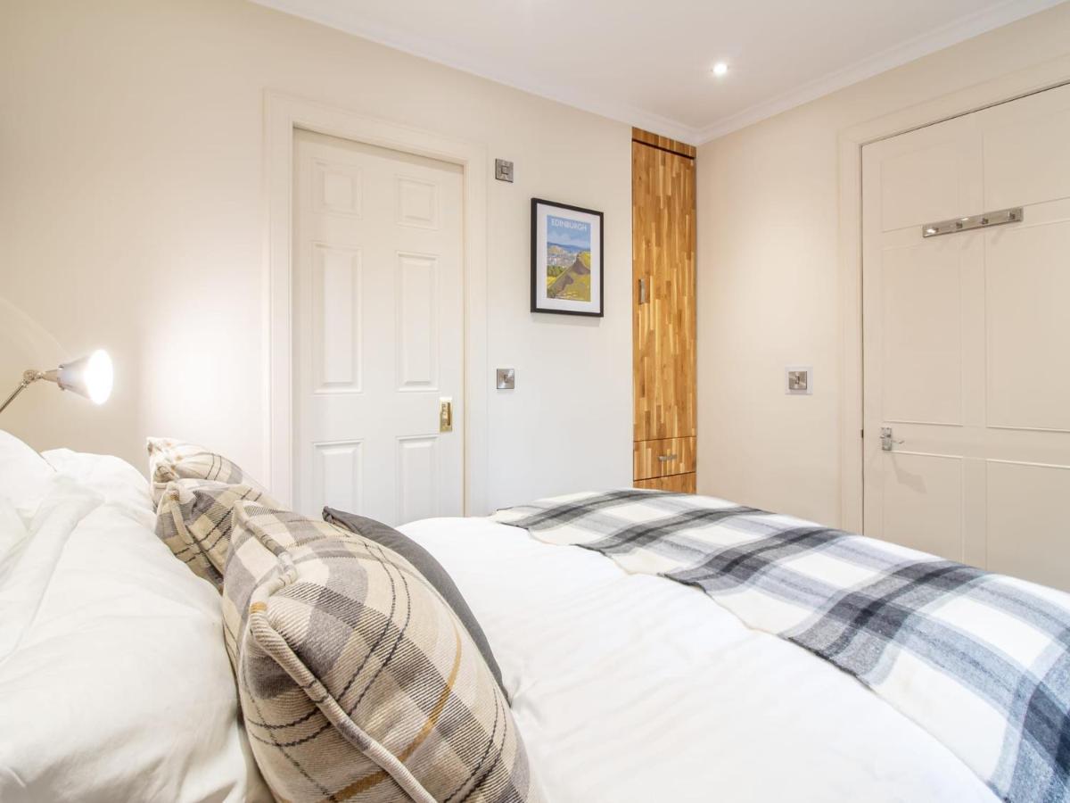 Luxury Royal Mile Apartment By The Castle - Sleeps 4 Edinburgh Eksteriør billede